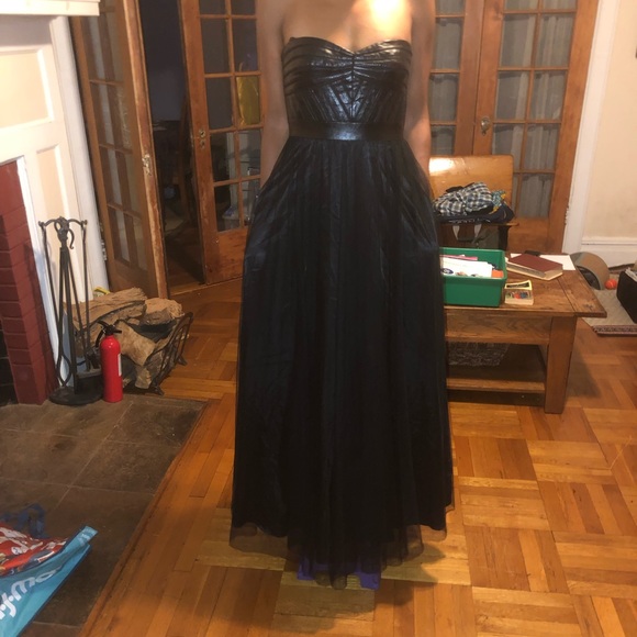 Fun black dress - Picture 3 of 5